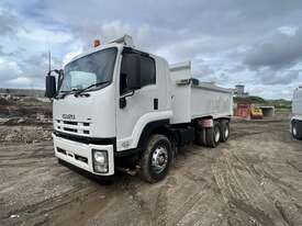 ISUZU TIPPER TRUCK  - picture0' - Click to enlarge