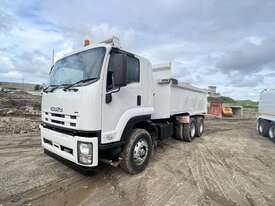 ISUZU TIPPER TRUCK  - picture0' - Click to enlarge