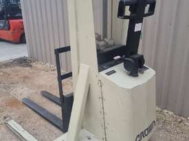 Crown Electric Walkie Stacker with 1000kg Load Capacity - picture0' - Click to enlarge