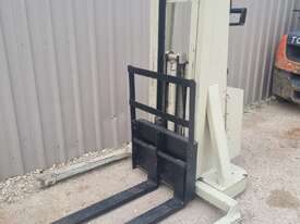 Crown Electric Walkie Stacker with 1000kg Load Capacity - picture1' - Click to enlarge