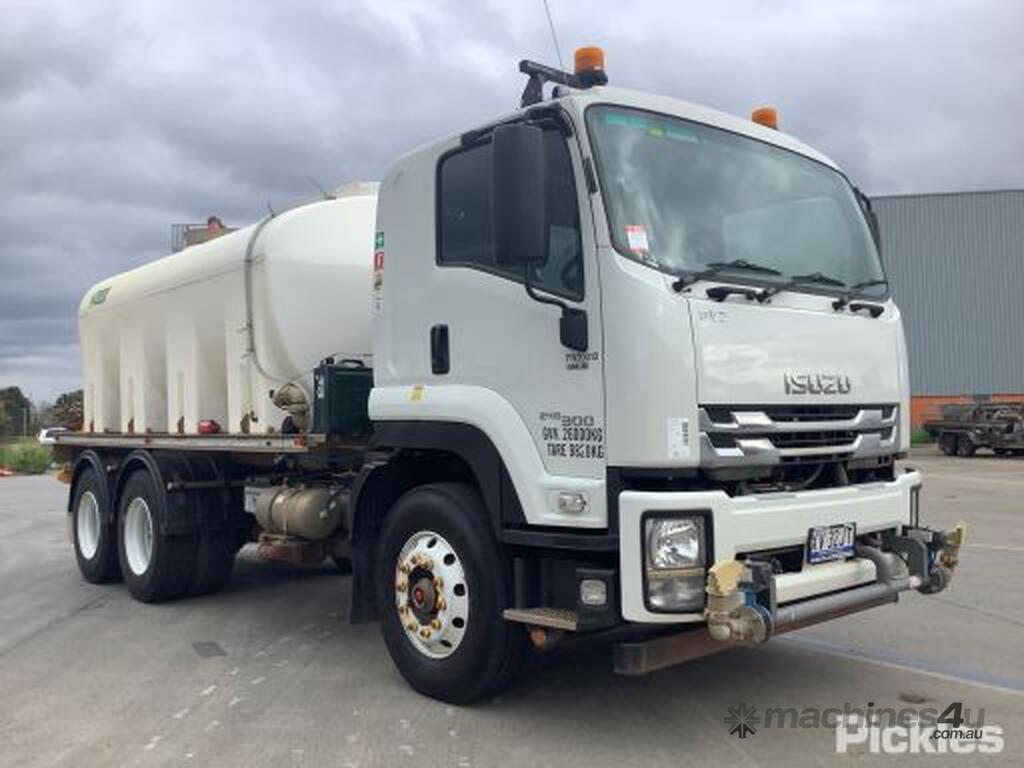 Buy Used Isuzu 2019 Isuzu FVZ 240-300 Articulated water Truck in ...