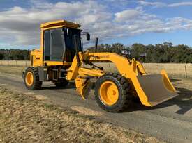 Mountain Raise Machinery  PY120 Grader  - picture0' - Click to enlarge