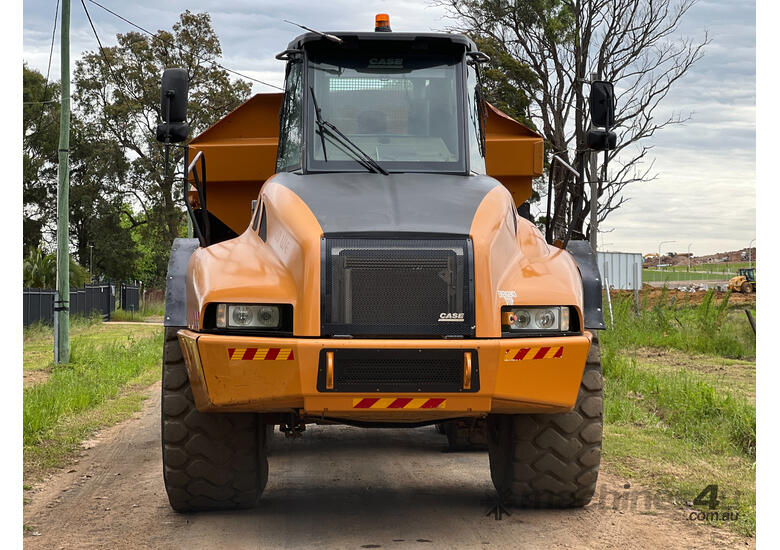 CASE 340 Articulated Off Highway Truck