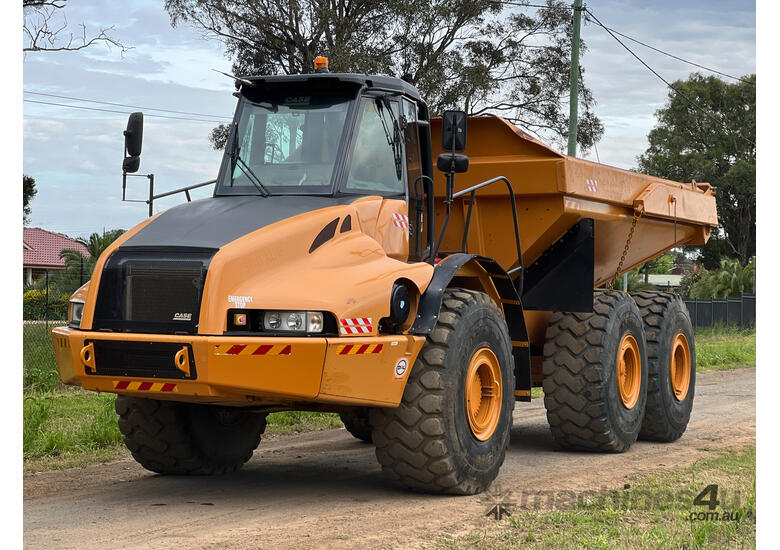 CASE 340 Articulated Off Highway Truck