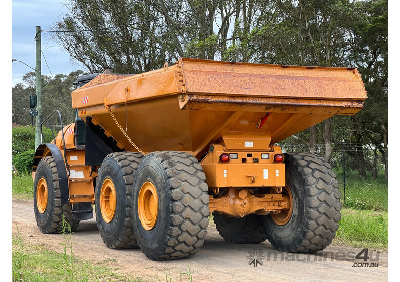 CASE 340 Articulated Off Highway Truck