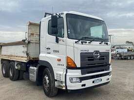 Hino 700 - picture0' - Click to enlarge