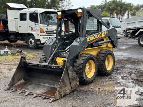 New Holland LS 150 Bobcat Skid Steer