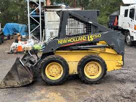 New Holland LS 150 Bobcat Skid Steer - picture2' - Click to enlarge