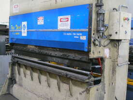 Imperial Australian Made 2500mm x 60 Ton Hydraulic Pressbrake - picture0' - Click to enlarge