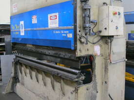 Imperial Australian Made 2500mm x 60 Ton Hydraulic Pressbrake - picture0' - Click to enlarge