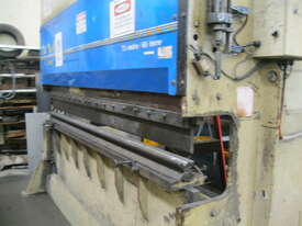 Imperial Australian Made 2500mm x 60 Ton Hydraulic Pressbrake - picture1' - Click to enlarge