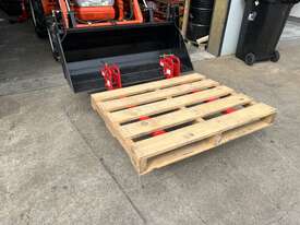 Clamp-on Pallet Fork - picture1' - Click to enlarge