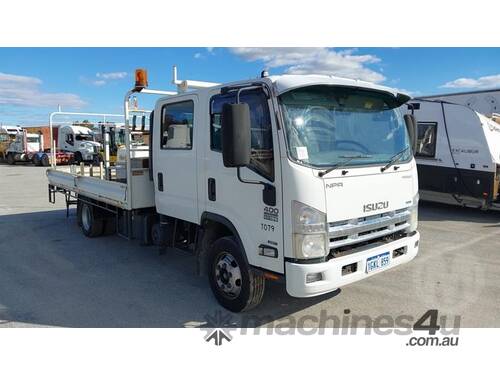 Isuzu NPR 400