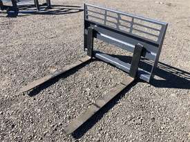 SKID STEER FORKS ATTACHMENT (UNUSED) - picture2' - Click to enlarge