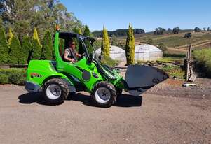 Avant 745 Articulated Mini Loader w Telescopic Boom