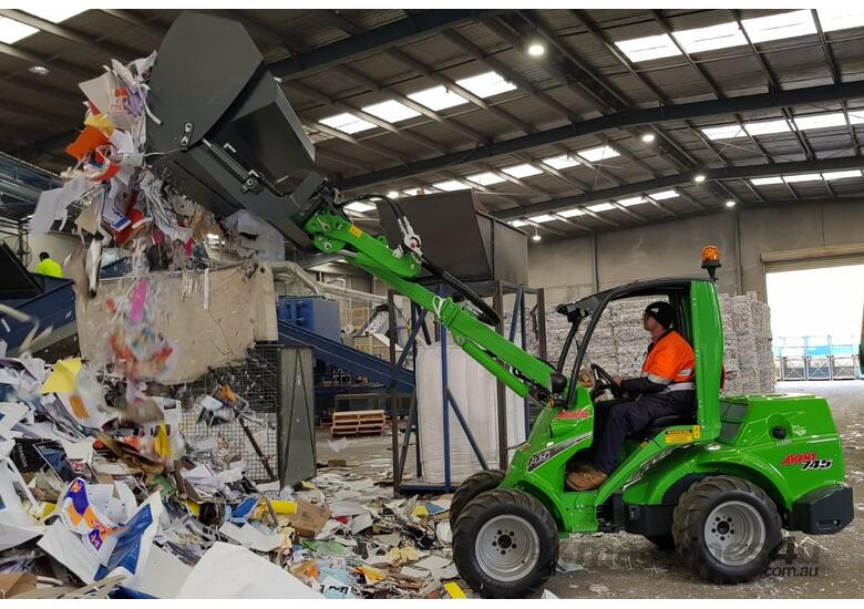 Avant 745 Articulated Mini Loader w Telescopic Boom 