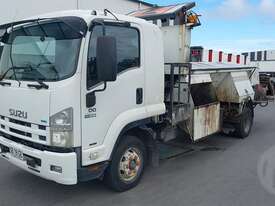 Isuzu FRR600 - picture1' - Click to enlarge