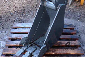 3-7 ton (45mm pin) 350mm Kubota Excavator Digging GP Bucket   3-7 ton (45mm pin) 350mm Kubota Excavator Digging GP Bucket