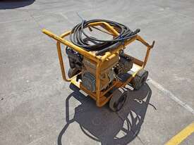 Crommelins pressure washer - picture0' - Click to enlarge