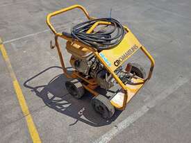 Crommelins pressure washer - picture1' - Click to enlarge