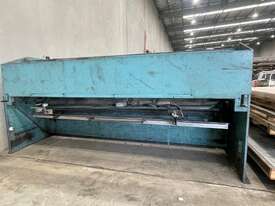 Epic Industries Metal Guilotine - picture2' - Click to enlarge