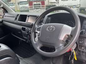 Toyota Hiace KDH - picture1' - Click to enlarge