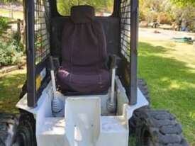 Bobcat 743 Skidsteer  - picture1' - Click to enlarge