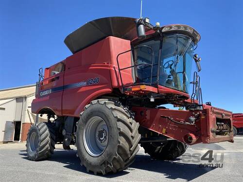 Case IH 8240 Axial Flow