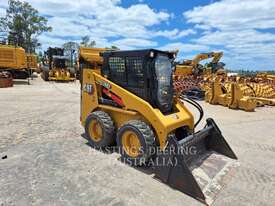 CAT 226B3LRC Skid Steer Loaders - picture0' - Click to enlarge