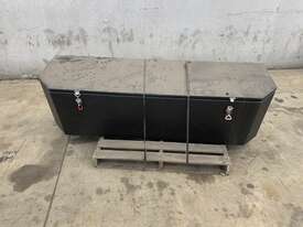 1 x Large Drawbar Metal Storage Box - picture1' - Click to enlarge