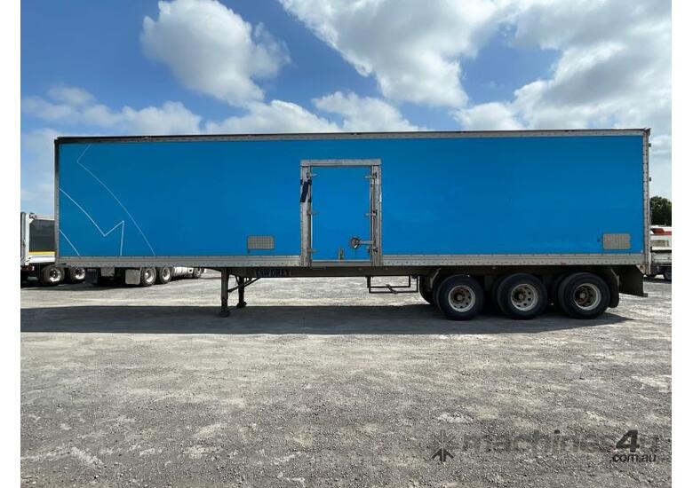 caption 2004 Vawdrey VB-S3 44ft Tri Axle Pantech Trailer