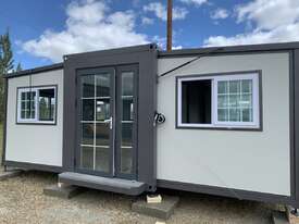 Unused 19'x20' Expandable House With Ensuite & Kitchen - picture1' - Click to enlarge