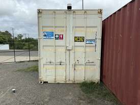 10ft Shipping Container - picture0' - Click to enlarge