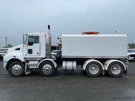 2008 Kenworth T358 Water Tanker - picture2' - Click to enlarge
