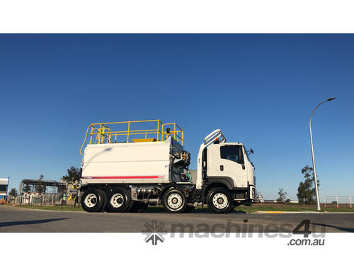 Isuzu FYH 300-350 Water truck Truck