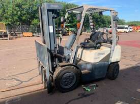 2005 Crown CG25P Forklift - picture2' - Click to enlarge