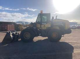2018 Komatsu WA270-8 Articulated Front End Loader - picture2' - Click to enlarge