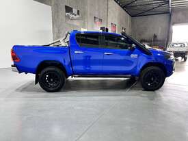 2021 Toyota Hilux SR5 Diesel - picture0' - Click to enlarge