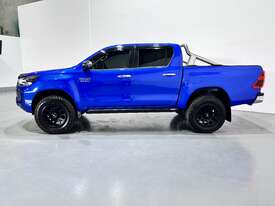 2021 Toyota Hilux SR5 Diesel - picture2' - Click to enlarge