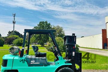 MITSUBISHI 4T FG40 CONTAINER MAST LPG FORKLIFT MITSUBISHI 4T FG40 CONTAINER MAST LPG FORKLIFT