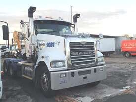 Mack Cmht Trident - picture0' - Click to enlarge