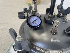 Protima Pressure Tank - picture0' - Click to enlarge