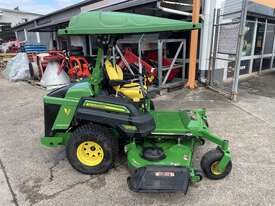 John Deere zero turn mower - picture1' - Click to enlarge