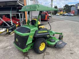 John Deere zero turn mower - picture2' - Click to enlarge