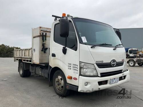 2013 Hino 300 616 Tipper