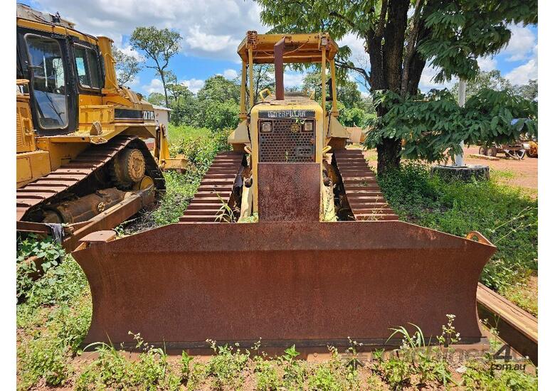 caption 2008 CAT D5N Crawler Dozer