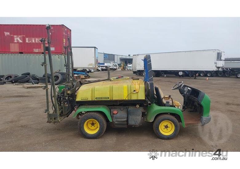 caption John Deere HD 200