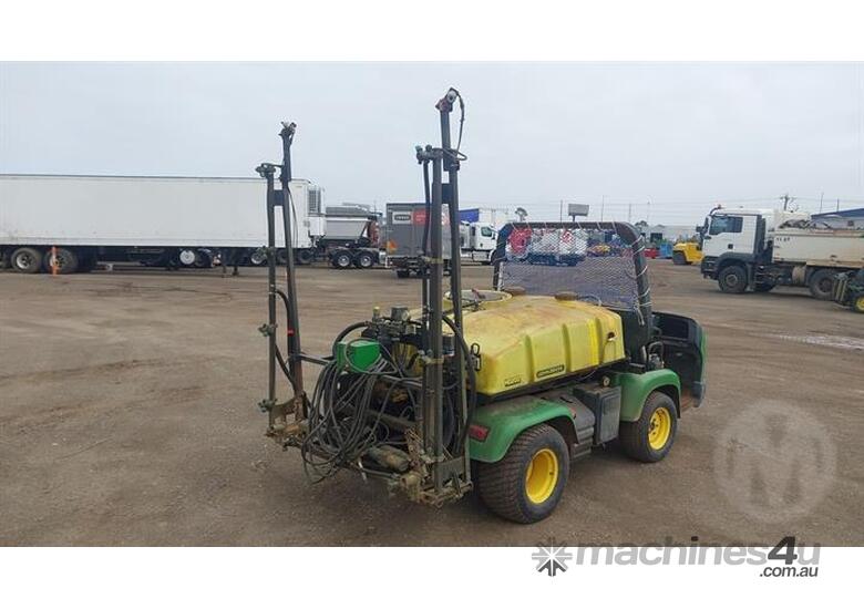 caption John Deere HD 200