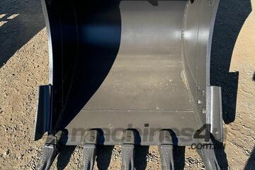 900mm GP/Digging Bucket - to Suit 10-17T Excavator