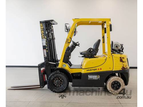 HYSTER H2.5XT Counterbalance Forklift